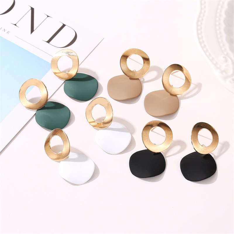 

Dangle & Chandelier Classic Simple Hollow Matte Golden Acrylic Rounds Pendant Earrings For Women Geometric Circle Jewelry Orecchini