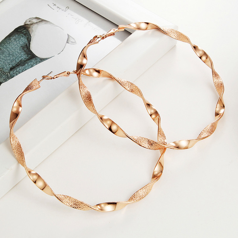 

Hoop & Huggie Geometric Gold Color Twisted Earrings For Women Vintage Large Round Loop Circle 2021 Fashion Jewelry Party Gifts