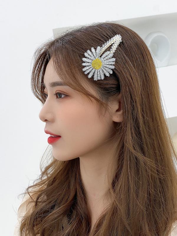 

M MISM Summer Time Shiny Small Daisy Hair Clips For Bangs Women Girls Hairpins For Children INS Style Girls Hair Accessories, Pink