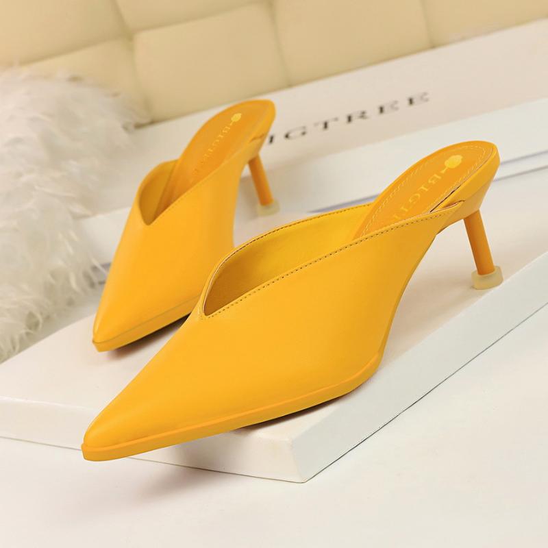 

Korean Version of the Day-to-Day Lazy Baotou Drag V Port Hollow Tip Comfort Wild Fine High-Heeled Slippers, Black