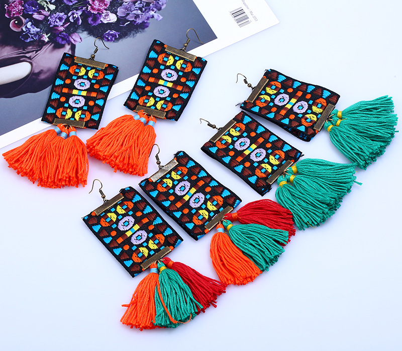 

Womens Fashion Bohemian Earrings 2020 Bohemian fashion retro versatile earrings ethnic style creative embroidered tassel earrings E0185X