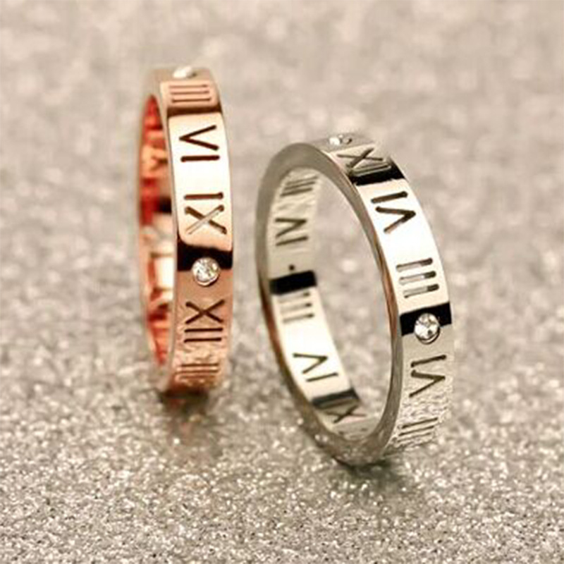 

2019 fashion Jewelry exquisite hollow lucky Roman numerals Jewelry Rose gold-plated temperament titanium steel ring finger ring
