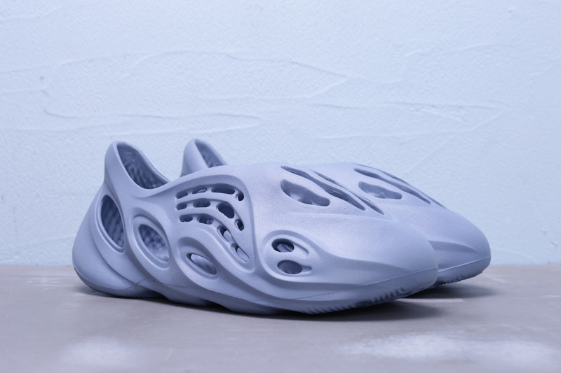 rubber slippers with holes