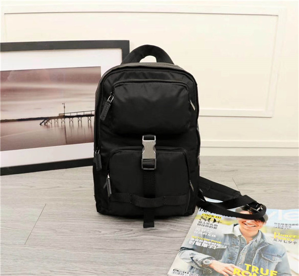 

New classic fashion retro style luxury canvas leather shoulder bag designer highest quality backpack 2V2013 size 30cm 20cm 10cm, Black