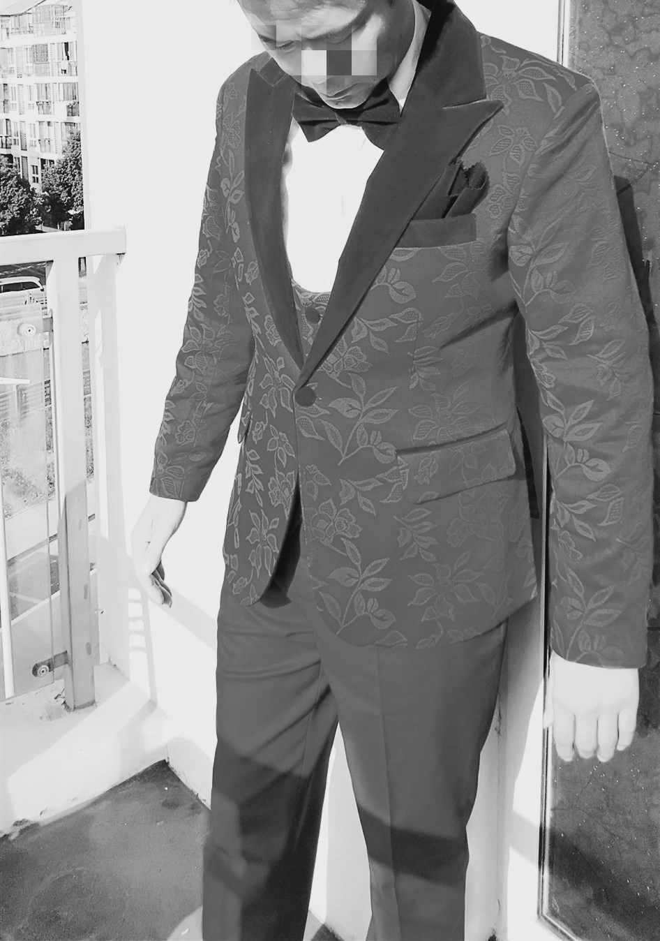 

Handsome Groomsmen Peak Lapel Groom Tuxedos Mens Wedding Dress Man Jacket Blazer Prom Dinner 3 Piece Suit(Jacket+Pants+Tie+Vest) B428, Same as image