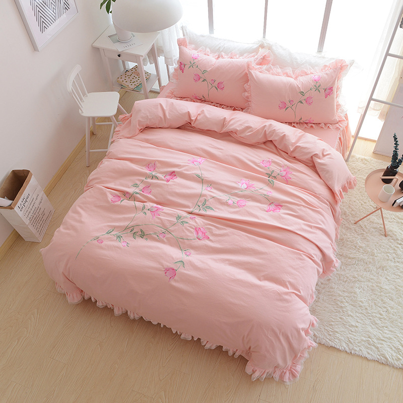

High Quality Embroider Print Bedding Set Pure Cotton Bed Skirt Quilt Cover Pillowcase 4pcs Antiskid 1.5m/1.8m Bedding Set, Solid-1