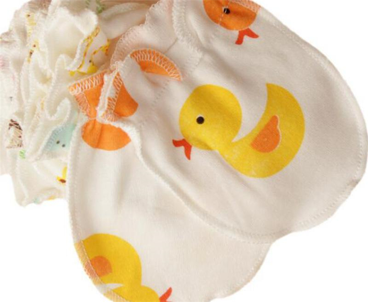

Baby loves anti grasping gloves newborn baby care Anti Scratch Gloves kids newborn Animal print Mittens BFJ662, Randomly mix design