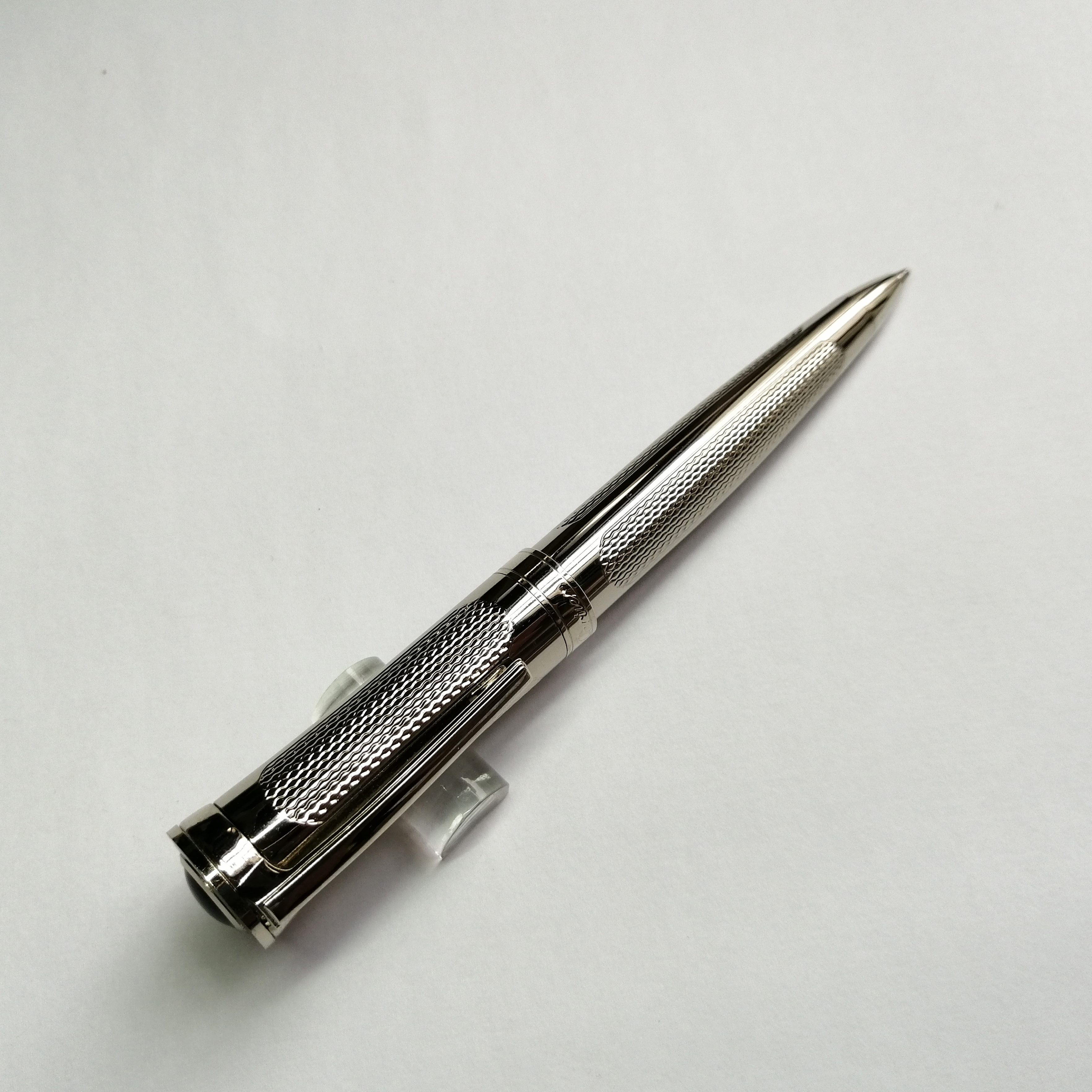 

Hot Sale High Quality Luxury Pen Ssilver Vertical Concave Texture Silver Transition Metal With Pen Box As Gift Ball Point With Cat Eye-jewel, As pictured show with box