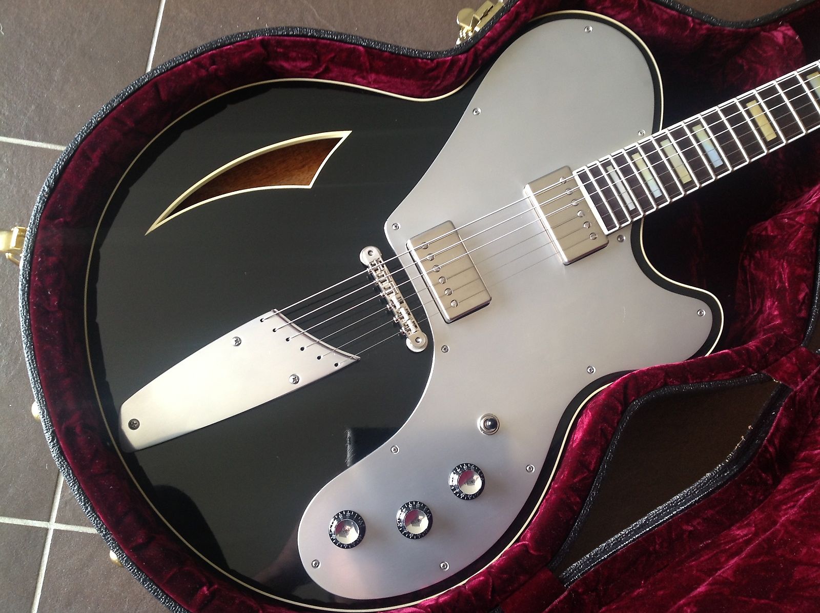 

Rare BELAIRE Josh Homme Queens of the Stone Age Bel Aire Black 335 Electric Guitar Grover Imperial Tuners, Aluminum pickguard