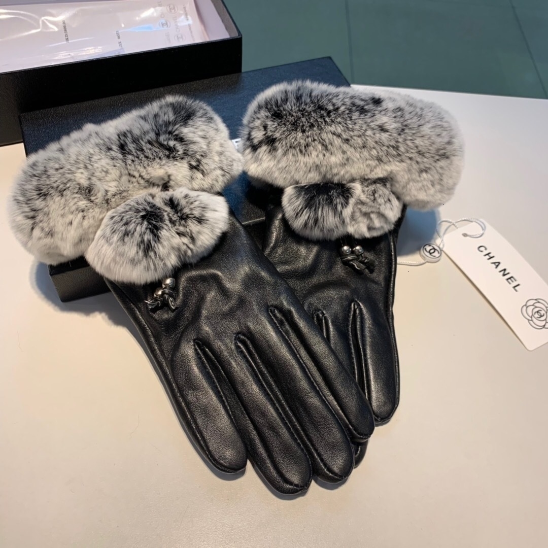 womens leather mittens