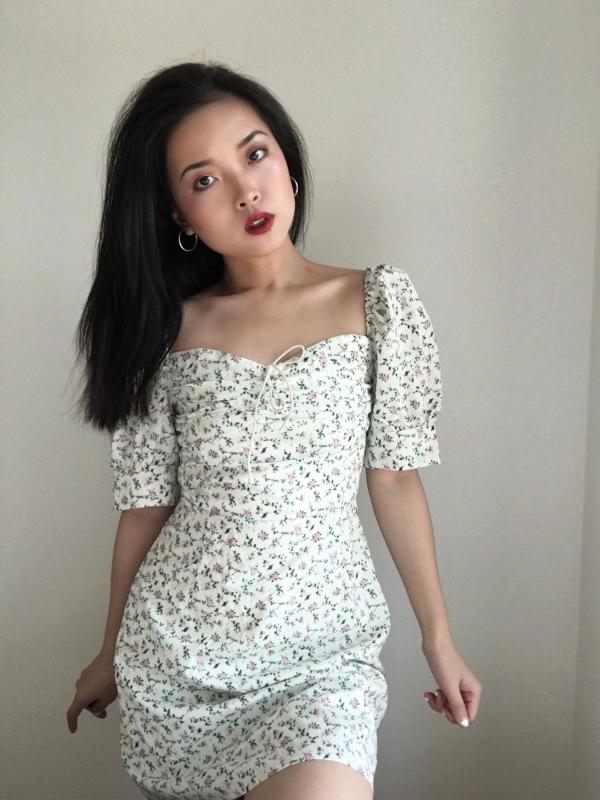 

Square Bandage Sleeve Waist Short Sleeve Dress Wind, White