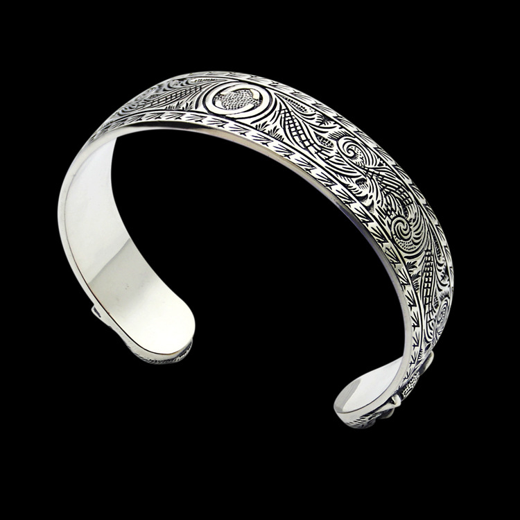

2020 new Stainless steel G-letter carved tiger head wide face open Bangle couple foreign trade sub gold version carved pattern love Bangle