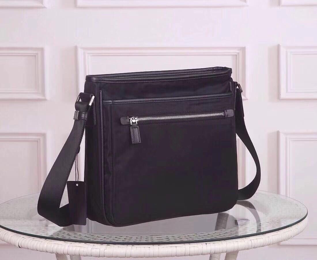 

Wholesale new men's messenger bag fashion waterproof shoulder briefcase parachute fabric computer mobile phone storage bag, Black