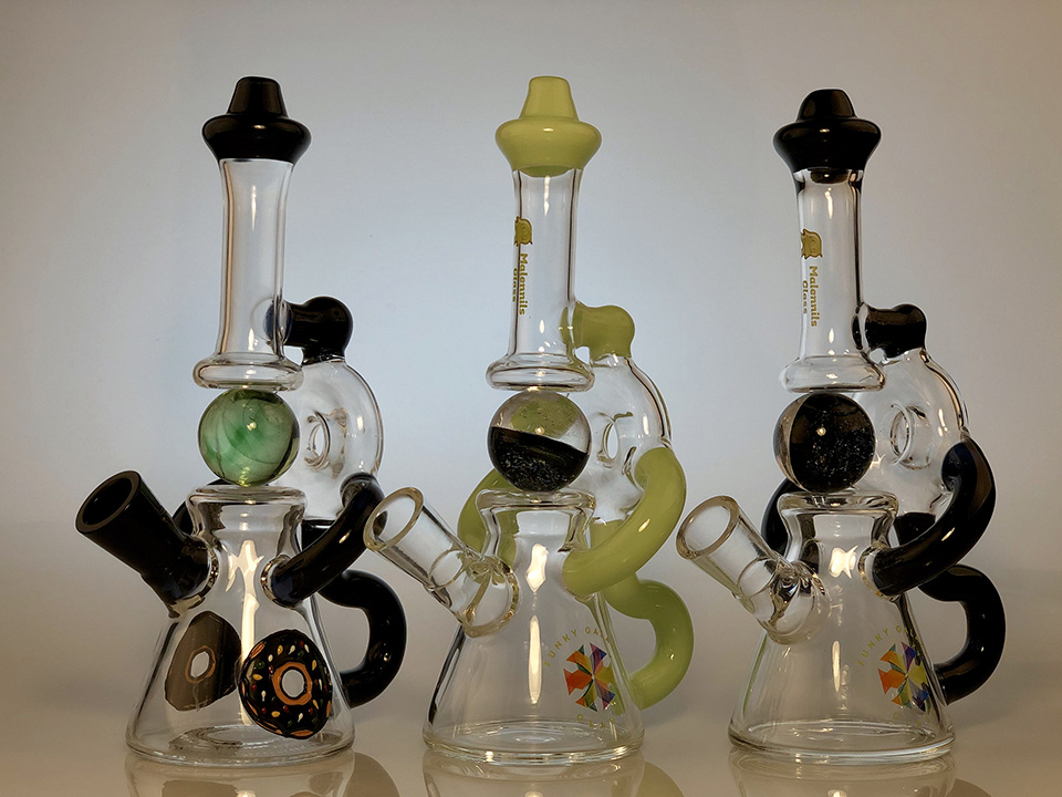 

The Oddish Bong/Hookah/EMS safe and fast delivery/brilliant water filtering effect/superb smoking experience/custom-made/ artistic look