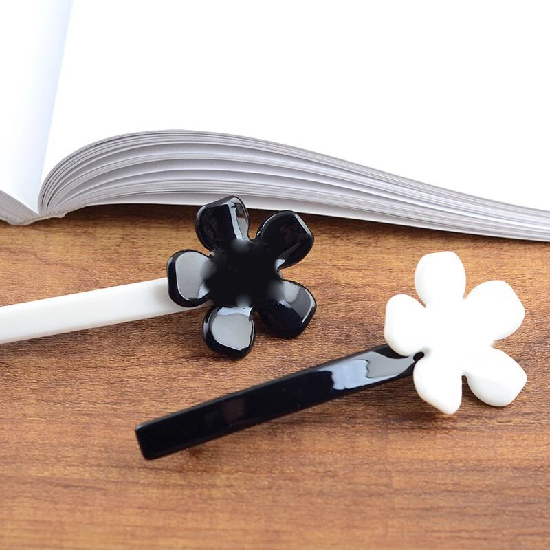 

10X3.5CM Simple black and white acrylic flower hair clips C letter hairpin one word clip for ladies favorite barrettes Items Jewelry headdress vip gift