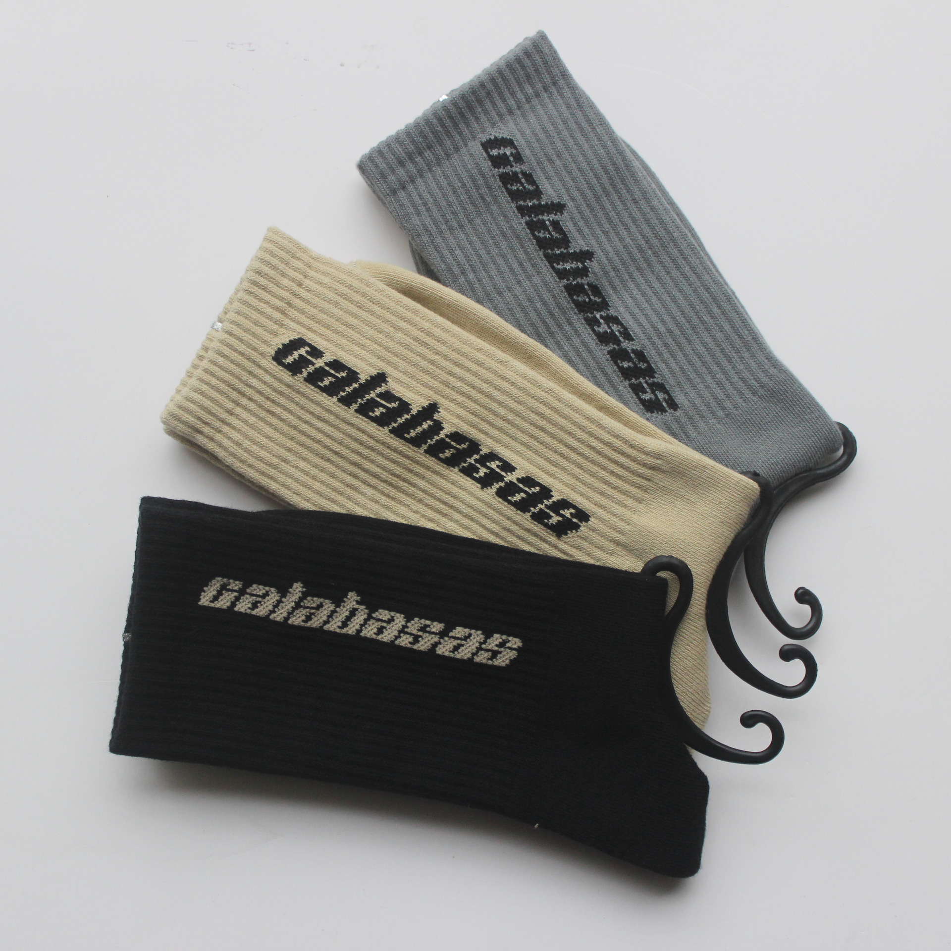 

New Hot Sale Lover Fashion Skateboard Hip Hop Stockings Men Women Letter Embroidery Athletes Socks Leg Warmers StripeKanye West Socks, As pic