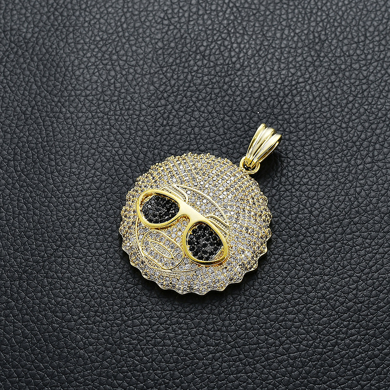 

Smiling Face Sunglasses Shi Tan Ornaments Trend Singer Hip-hop Necklace