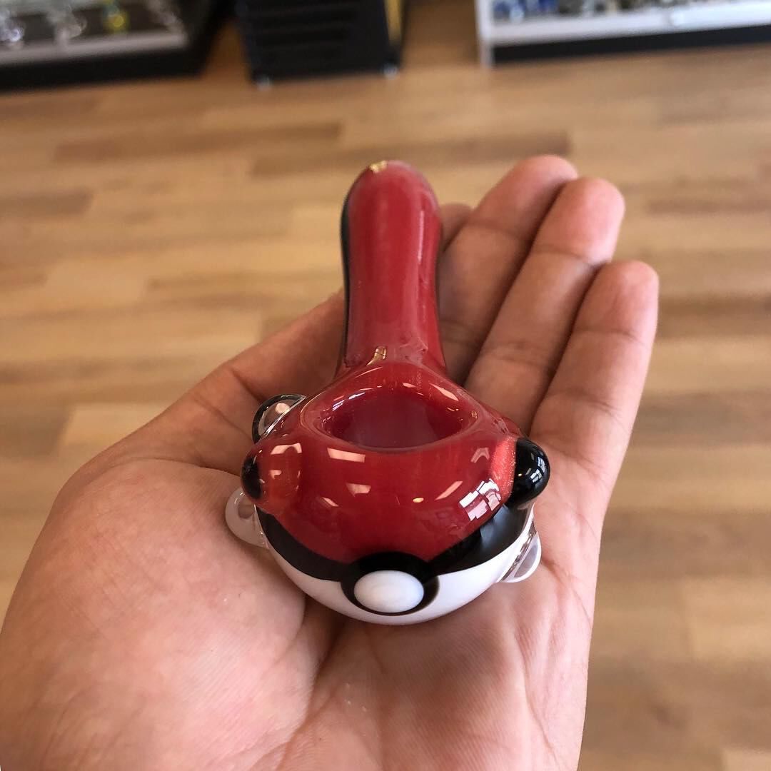 

Glass Pipe Game Colors Oil Burner 4 inch Hand Smoking Pipe Black Red and White Color
