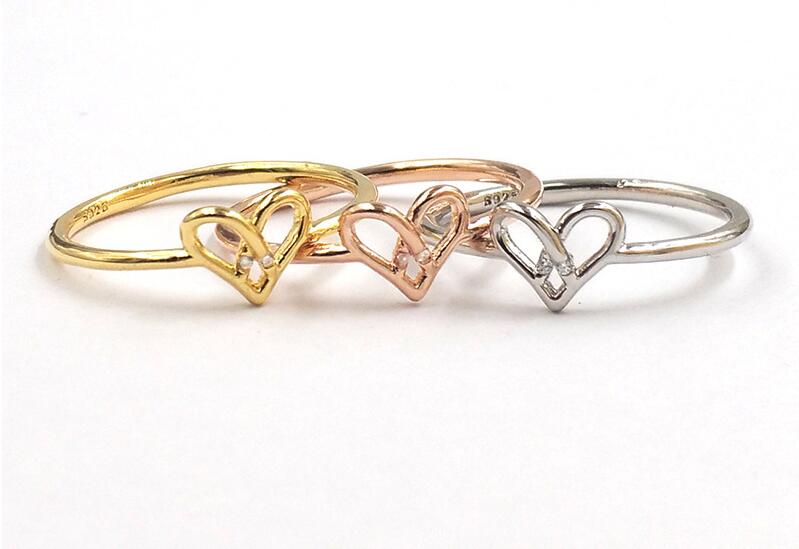 

Korean Female Knotted Rings Inlaid Cubic Zirconia Japanese Simple Hollow Love Heart Rings for Women Wedding Engagement Jewelry