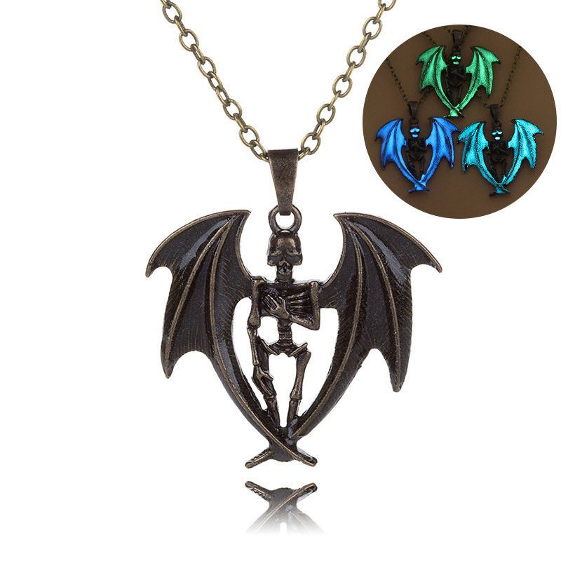 

Noctilucent Necklace A Skull Head Pendeloque Cut Halloween Luminescence Ornaments
