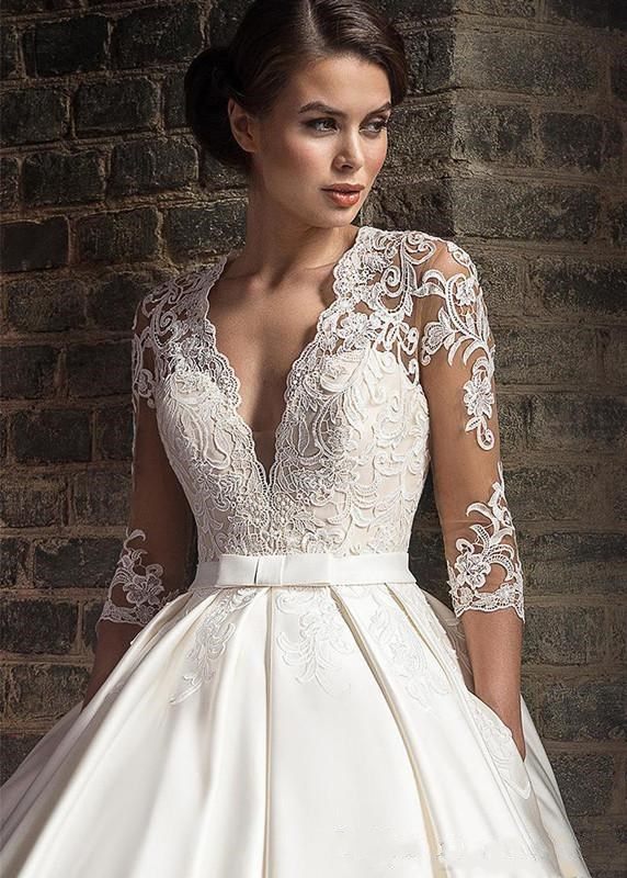 

2020 A-Line Garden Vintage Wedding Dresses Bash Lace Appliques 3/4 Long Illusion Sleeves V Neck Court Train Satin Bridal Ball Gowns, Champagne