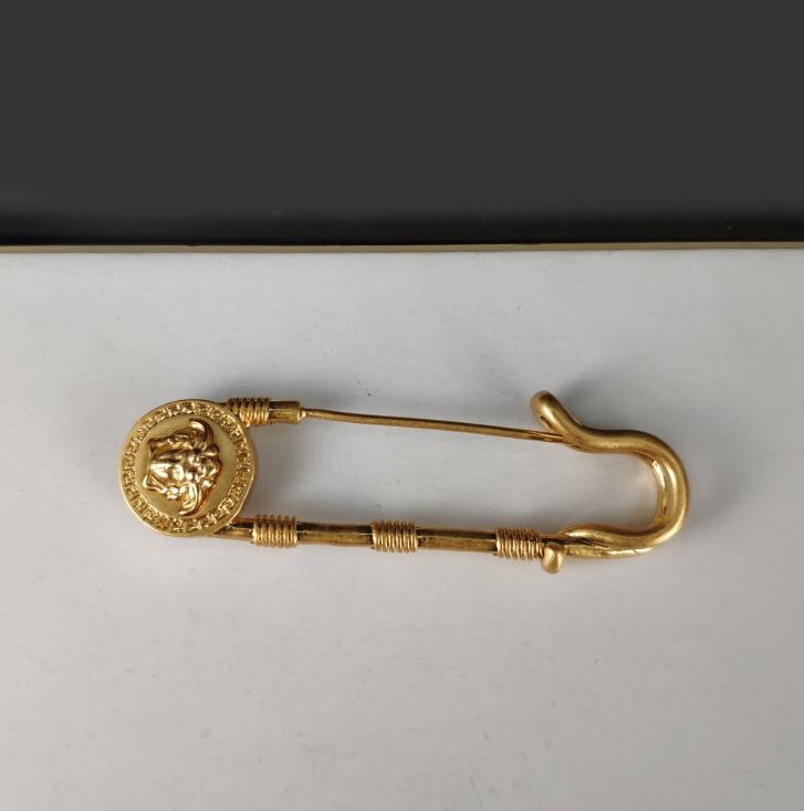 

New women's fashion head series Brooch precision work high quality personalized fashion Brooch