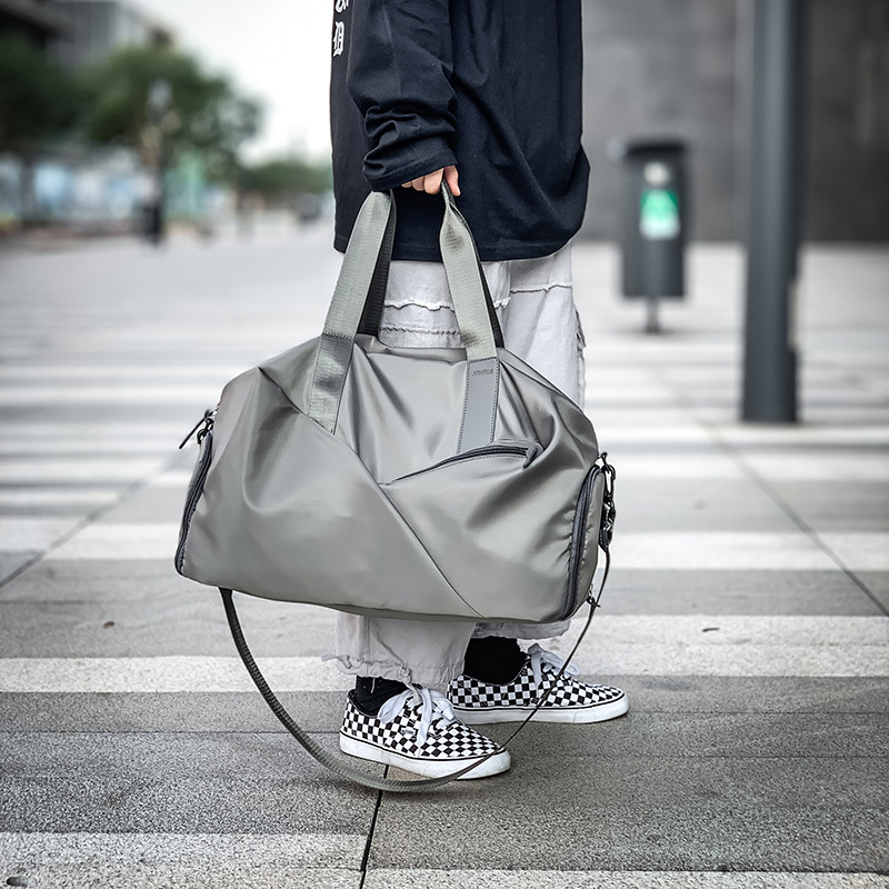 

Outdoor Sports Fitness Bag Gym Bag Pearlescent Men Women Training Handbag with Shoes Pocket Waterproof Yoga Pack Travel, Gray