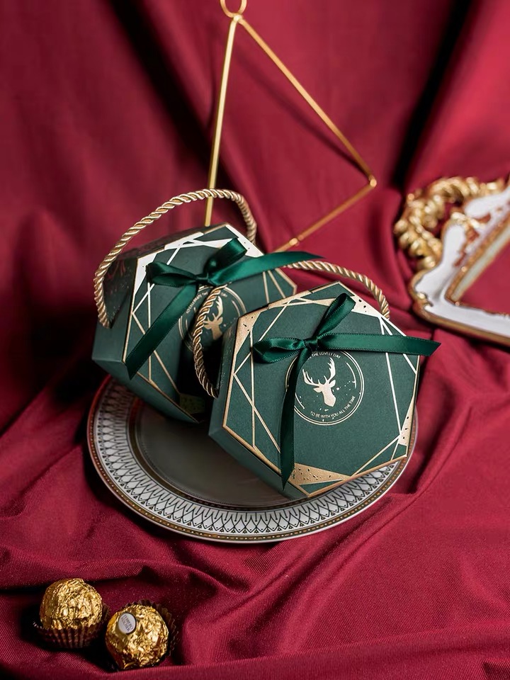 

Christmas Green Candy Box ribbon chocolate gift boxes bags souvenirs for guest portable gifts Birthday Baby Shower Favors boxes