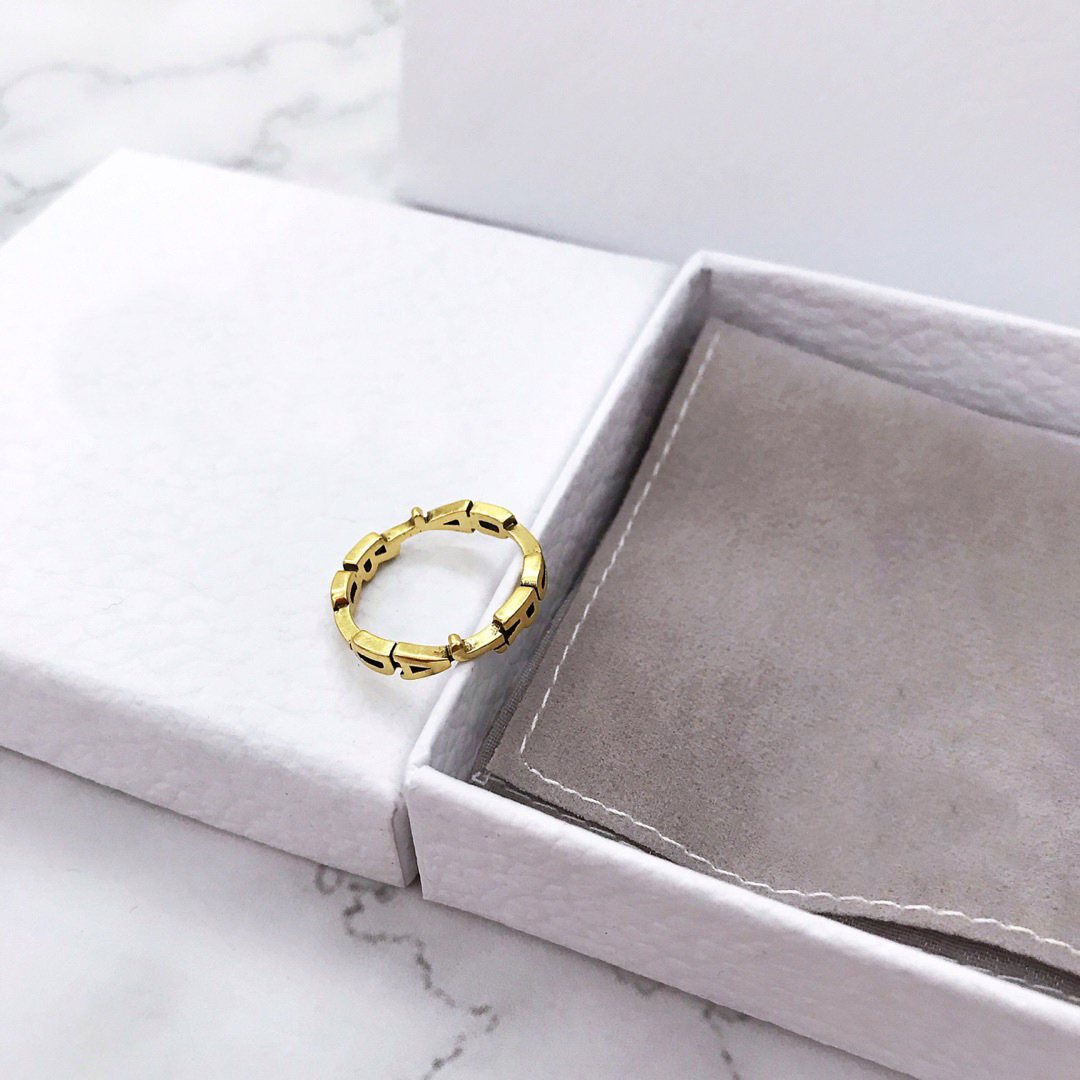 

D letter ring female temperament female high version ring