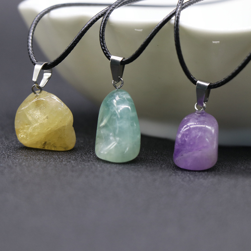 

Natural Crystal Pendant Necklace Irregular Polished Amethyst Necklace Slice Pendant Sweater Power Necklace Jewelry for Women Christmas Gift, Silver
