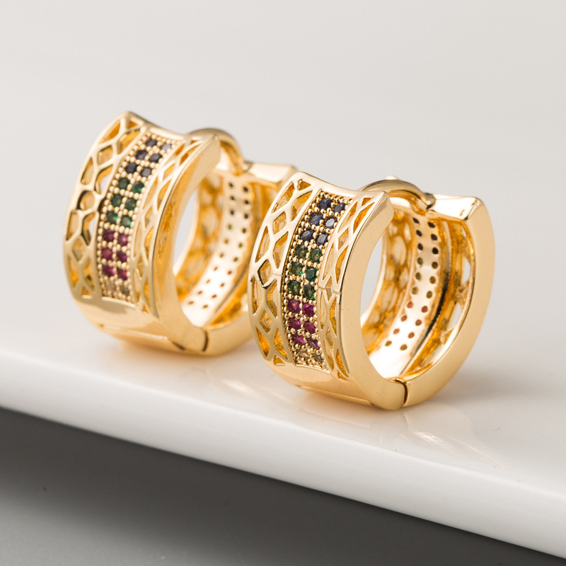 

Hoop & Huggie 2021 Simple Girl Earrings Trend Plating Gold Color Zircon Hollow Round For Women Fashion Jewelry Accessories