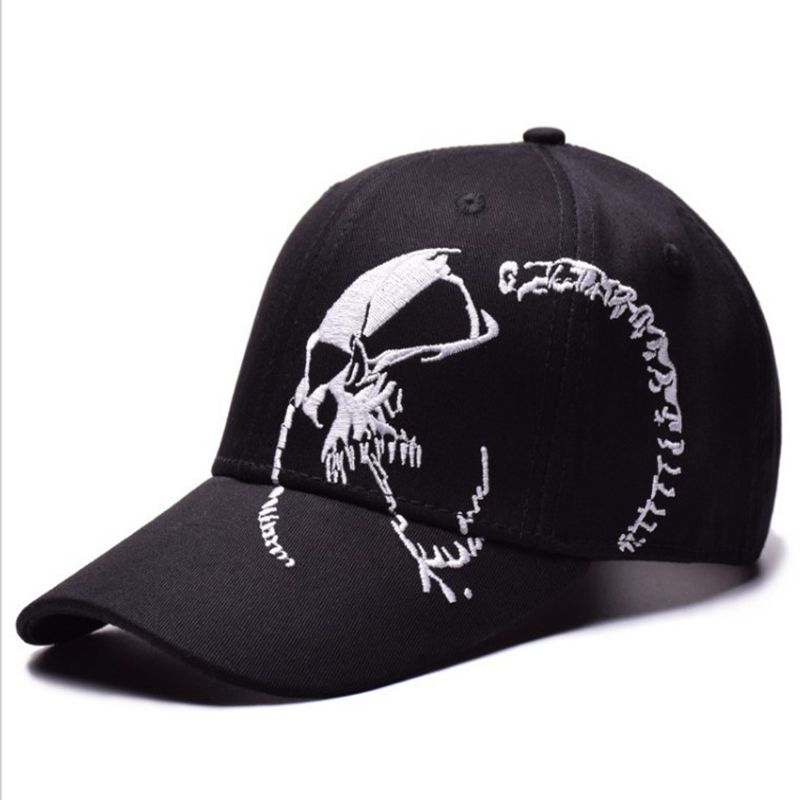 

New Fashion Trend Personality Skull Embroidery Baseball Cap Men And Women Couple Outdoor Sports Cap Travel Beach Visor, Black