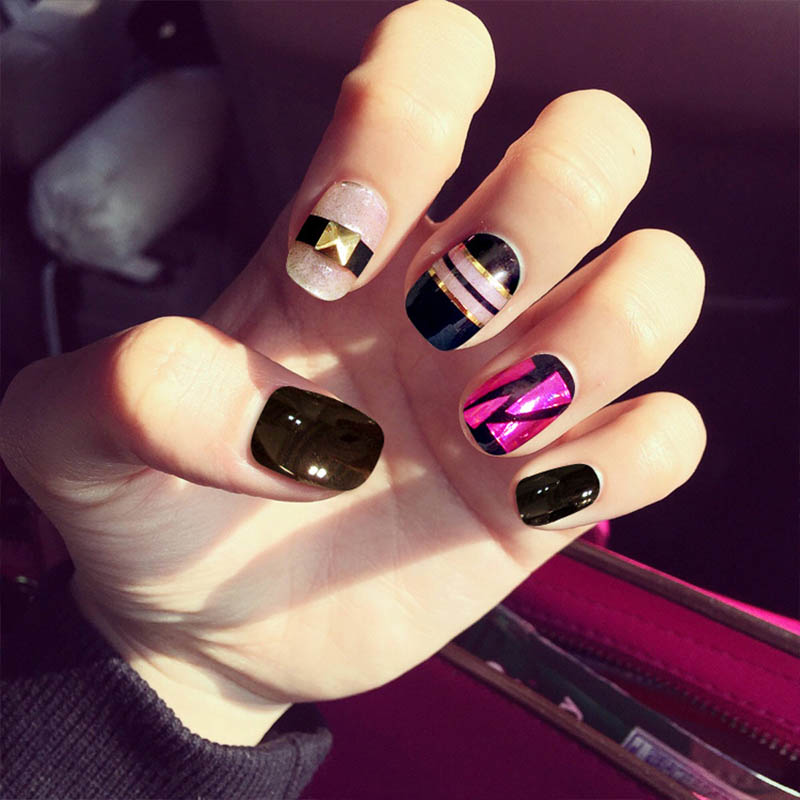 

24pcs False Acrylic Finger Full Nail Tips For women Fashion Manicure Black Rose Red Splicing Color Printing Fake Nail Patch, Black rose red splic