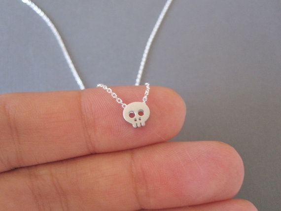 

10 terror small Skull head skeleton charm Necklace Cute Sneaky Alien Simple Devil Ghost Man Tatar Horror lucky woman mother men's family gifts jewelry