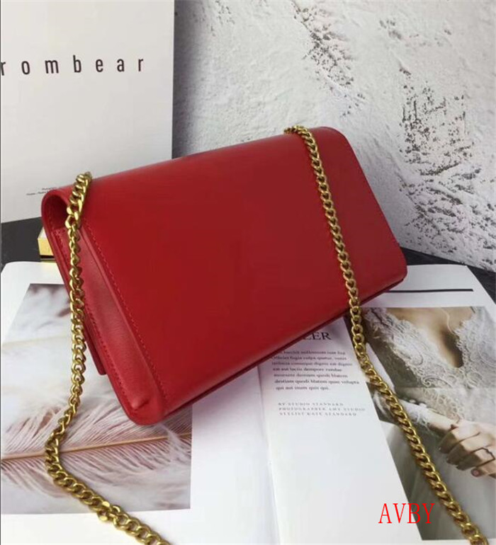 Red gold chain picture 8