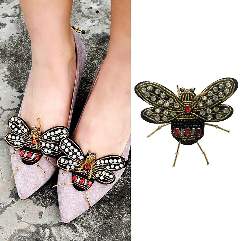 

2 pcs Beautiful Bee Shoe Decorations Sandals High Heels Shoes Button Clip DIY Manual Metal Decoration, White;pink