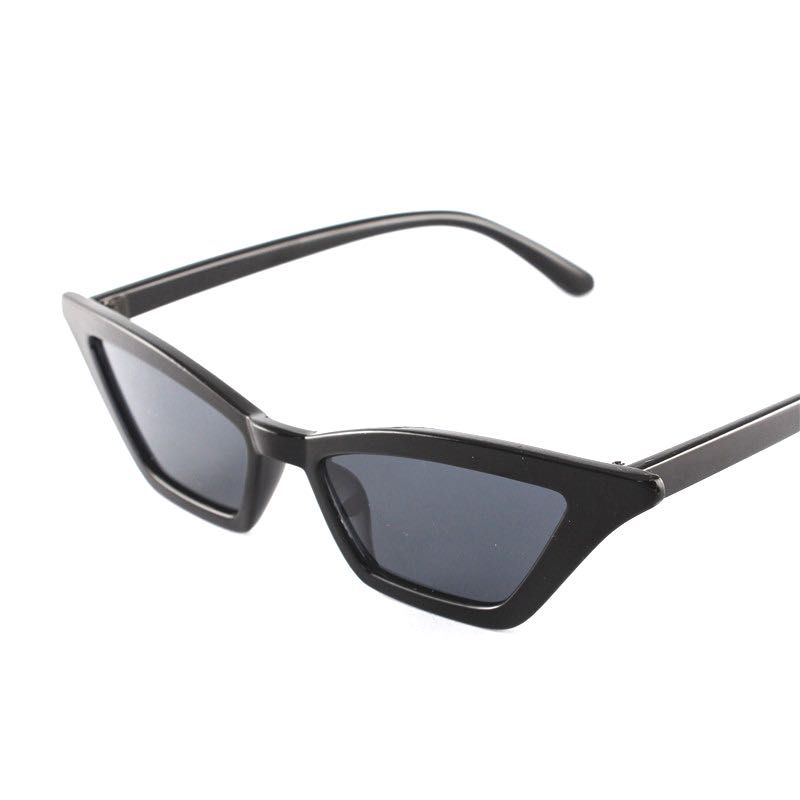 

DHLEMS Small Cat Eye Sunglasses Sexy Women Glasses Ocean Film Lens Cateye Frame Black Tint Sun Glasses UV400 Polit Optical Shades
