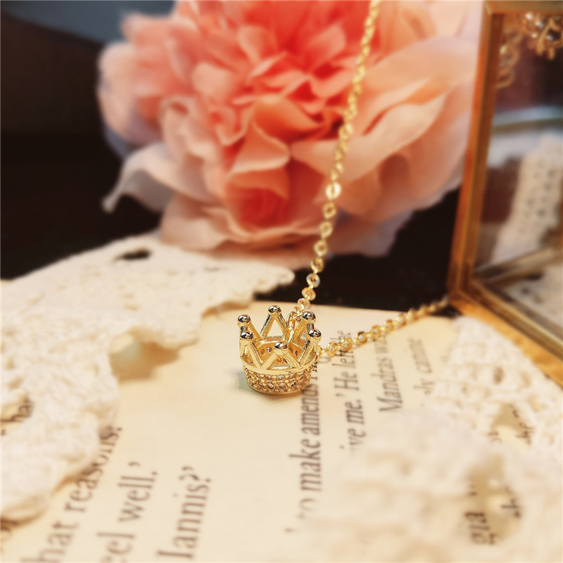 

Pendant Necklaces Korea Zircon Crown Necklace Woman Luxury Fashion Gold Chain Clavicle Anniversary Gift For Girls 2021 Jewelry
