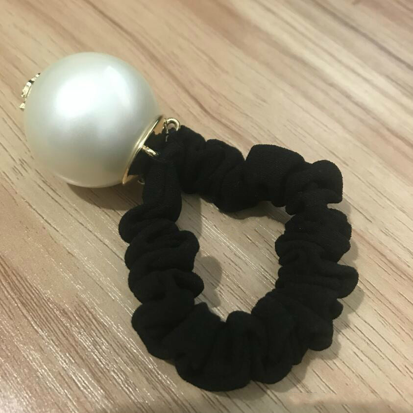

Quality Super Good Luxury Hair Accessories Big Pearl With Marks Hair Rope Fashion Vip Hair Tie With Bag And Stamp Party Gift For Souvenir