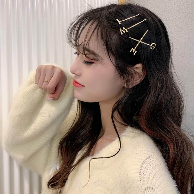 

Ins New Cute Letter "A-Z" Metal Simple Barrettes For Women Girls Sweet Hair Ornament Headband Hair Clip Hairpin Accessories