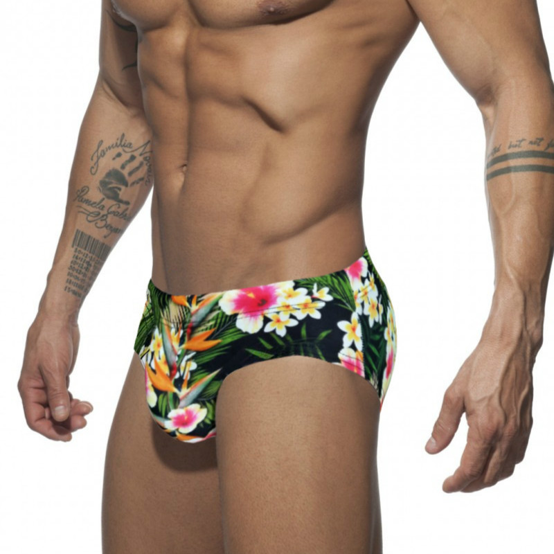 

Mens Swimwears Summer Fashion Swimming Briefs Triangle Print Trunks Mens Low Waist Sexy Swimwears Beach Swimming Shorts 2020 For Wholesale, Black