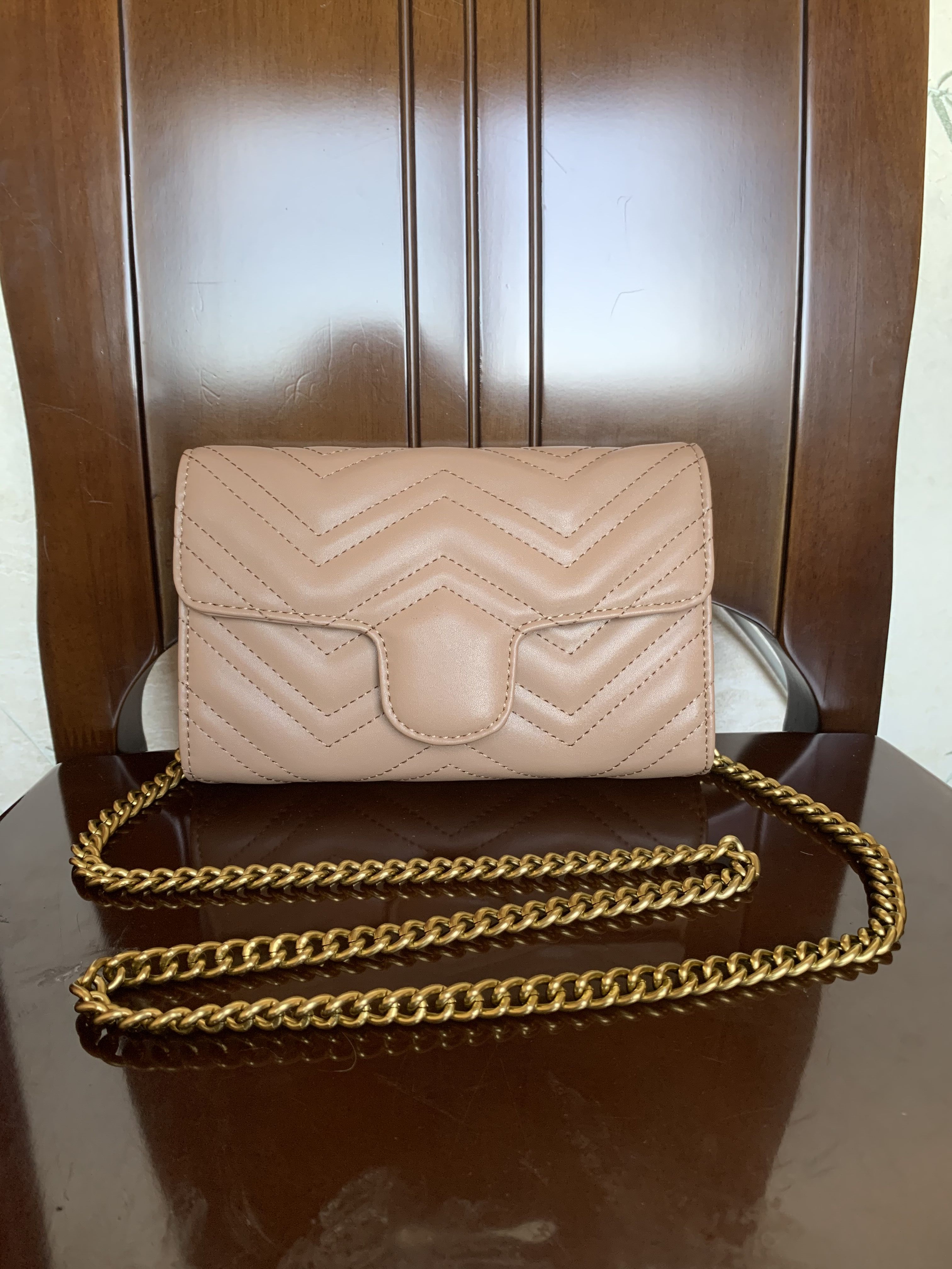 

2020 Handbag indentation hot flower small square package leisure wild chain shoulder bag Ms. Messenger Bag 2019 New European And American 0048, Red