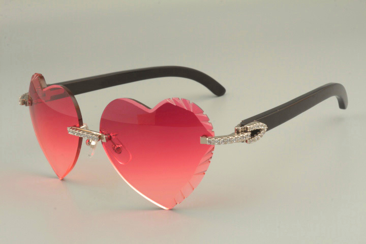 

2019 best-selling heart-shaped carved sunglasses,fashion high-end diamond series natural black horn arm sunglasses 8300686-A size: 58-18-140