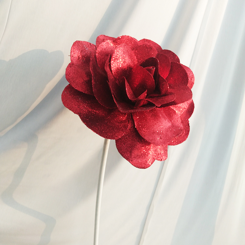 

Large Foam Flower Rose Artificial Flowers Brilliant Glitter Powder Christmas Flowers Decoration for The Wedding Stage Background Decoration, Black