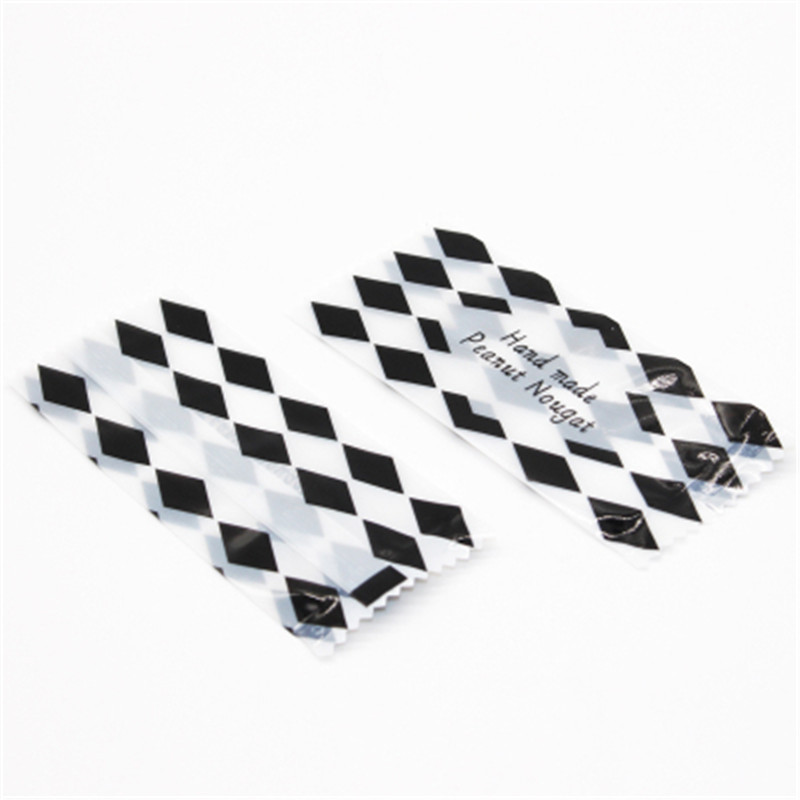 

200Pcs/lot Candy Packaging Bag Black And White Lattice Design Homemade Nougat Candy Wrapper Party Wedding Decoration Sugar Paper
