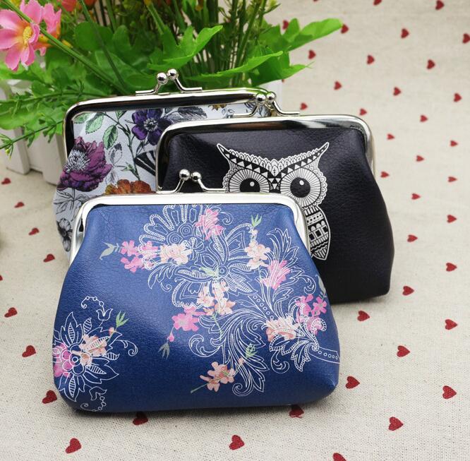 Womens Wallets Vintage Red Flower Floral Bird Christmas Leather Passport Wallet Change Coin Purse Girls Handbags