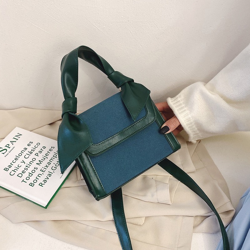 

2020 new French niche bag foreign female bag Korean version wild texture crossbody fashion portable small, Black