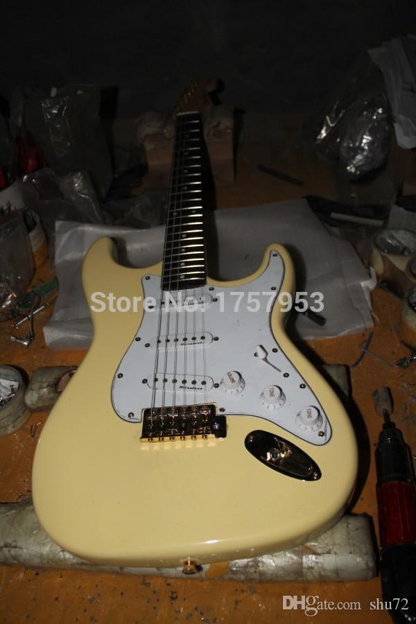 

Factory custom shop 2019 Newest Custom ST cream yellow rosewood fretboard electric guitar Gold hardware Free shipping (hai 4