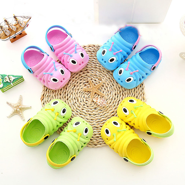 

Fashion Kids Caterpillar Garden Slippers Child Boys Girls Slip Lighe Weight Beach Hole Sandals Baby Candy Home Outdoor Shoes, Red