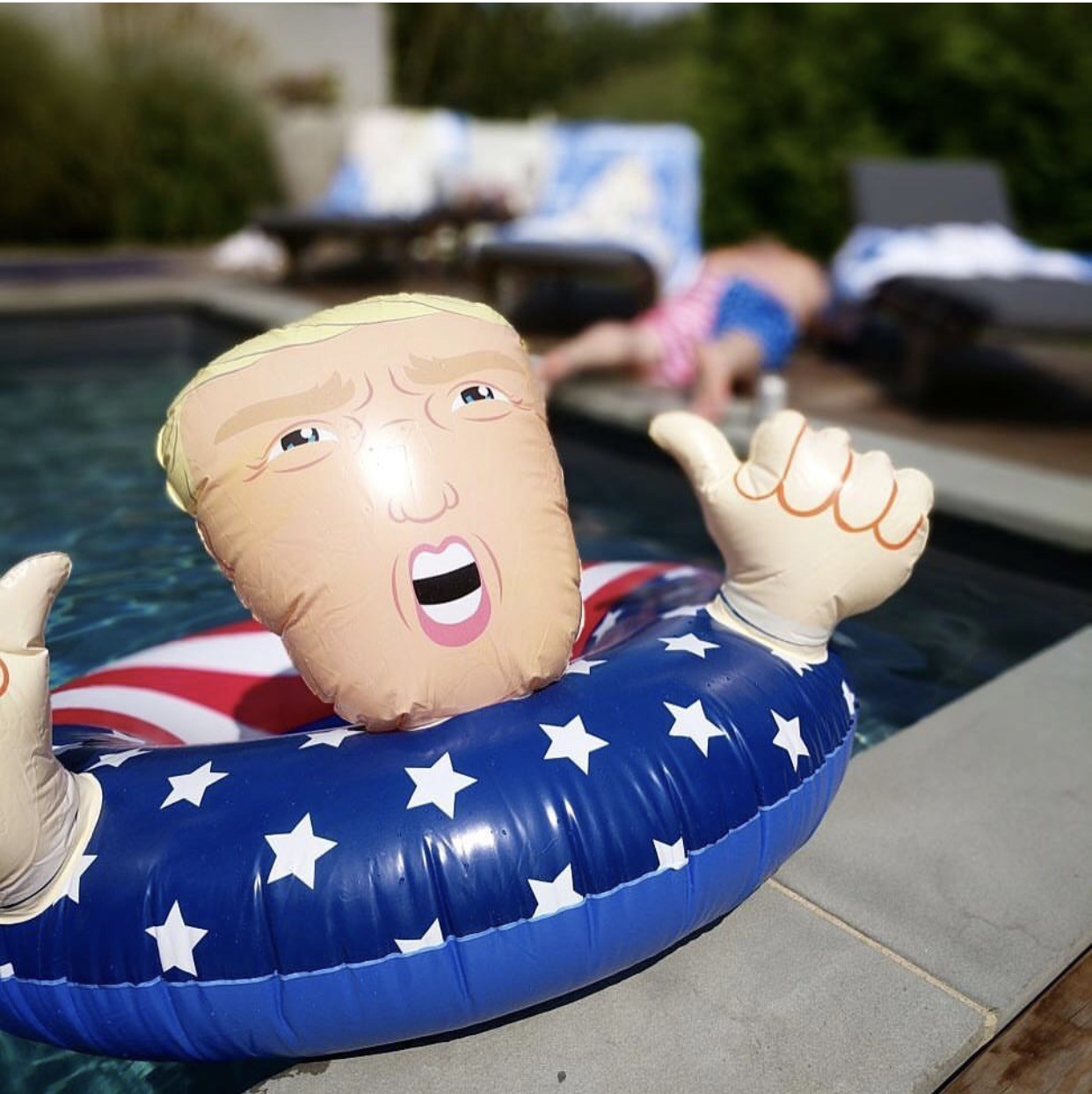

Trump Swim Ring Inflatable Floats 110cm Giant Thicken Summer Fun Inflatable Sofa Beach Play Water Float Seat GGA1961